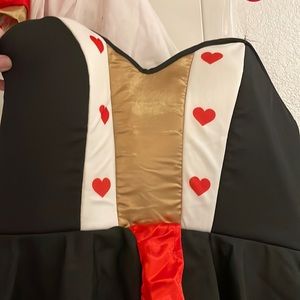 Queen of hearts costume 1x